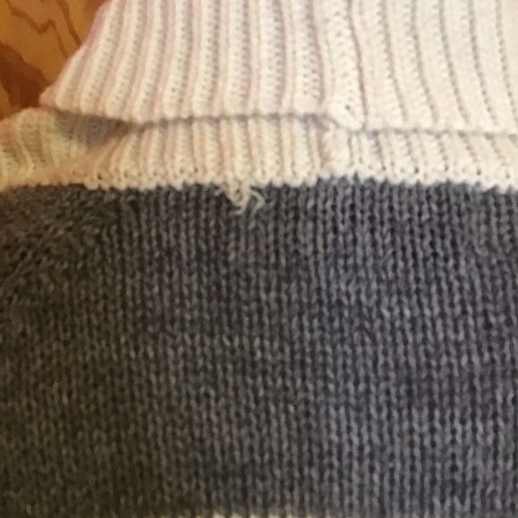 Forever 21 Gray and Cream Heart Belted Cardigan Sweater - Picture 10 of 11